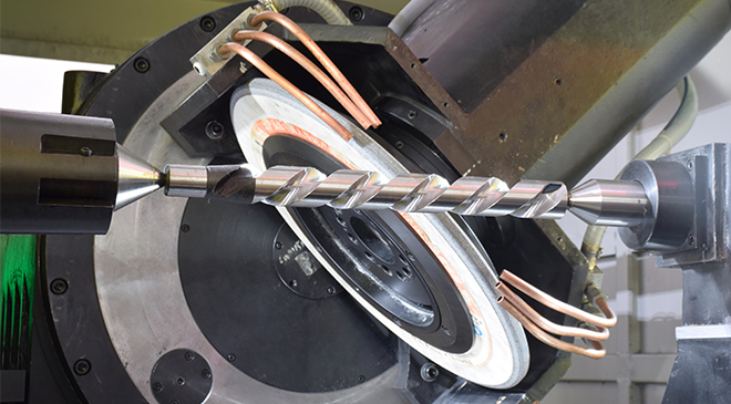 Grinding extruder screw with big lead angle wheel 