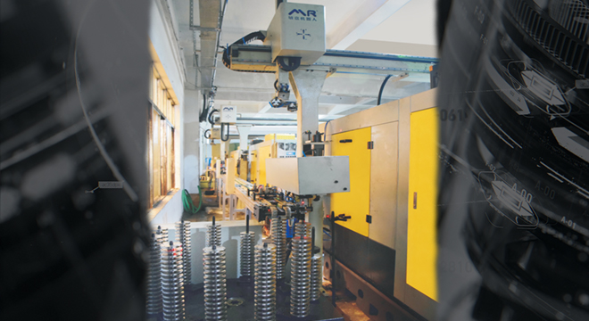 AL320 CNC Lathe with automatic loading Application1