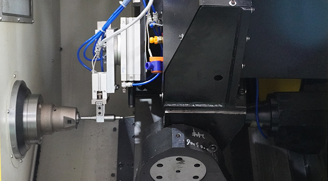 Automatic loading-unloading for workpiece
